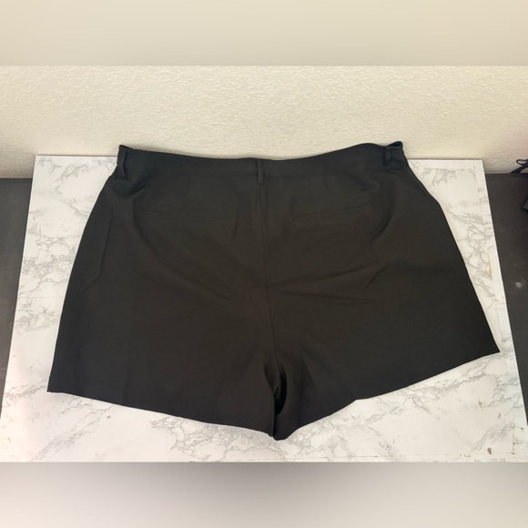 Edited By Remi Bader Pants - Edited by Remi Bader Women's Trouser Short Plus Size 22W Black High Rise Waist
